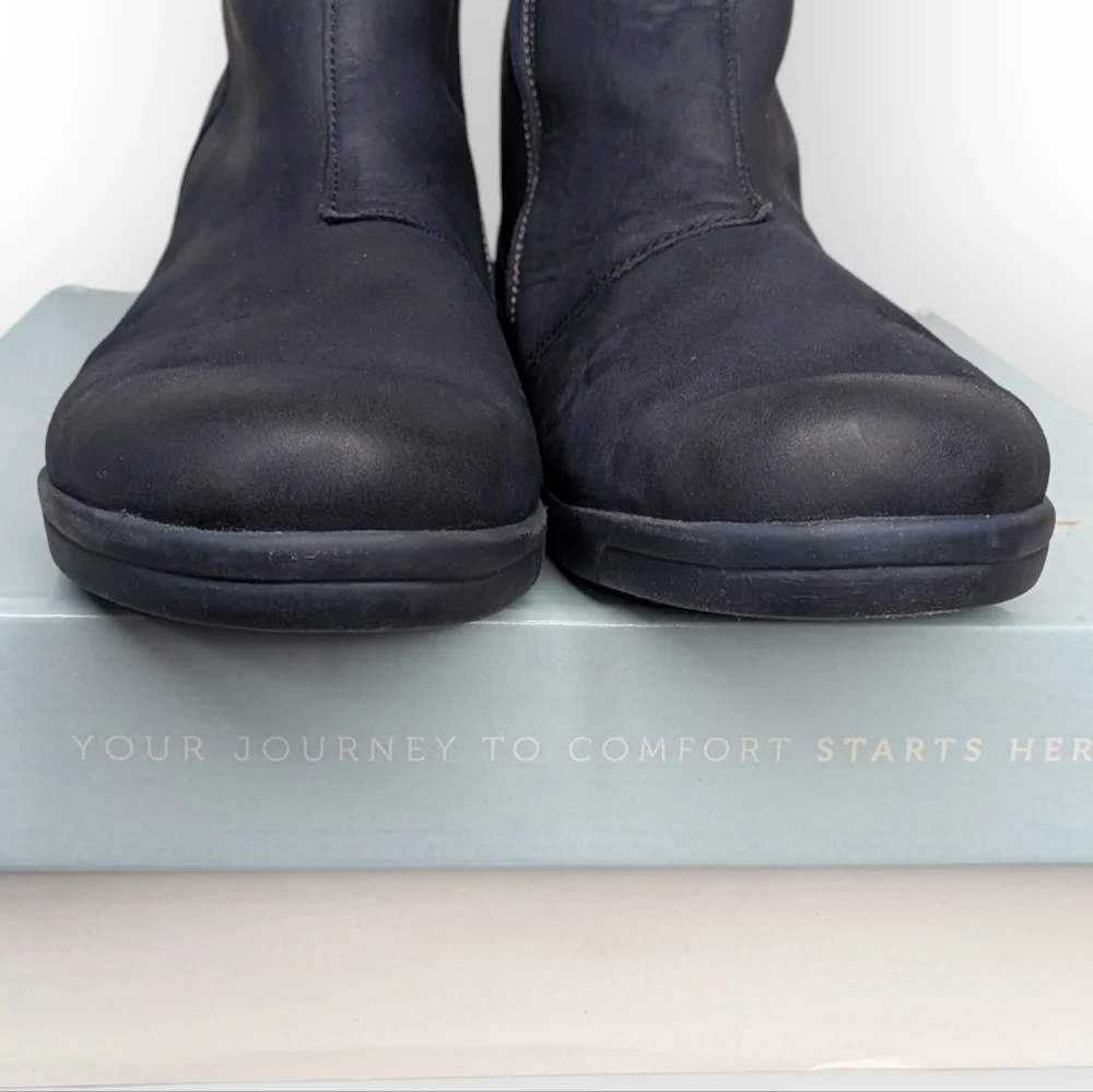 Cloud Footwear Navy Leather Faux Shearling Boot Portugal Sz 9.5-10 - NO OFFERS
